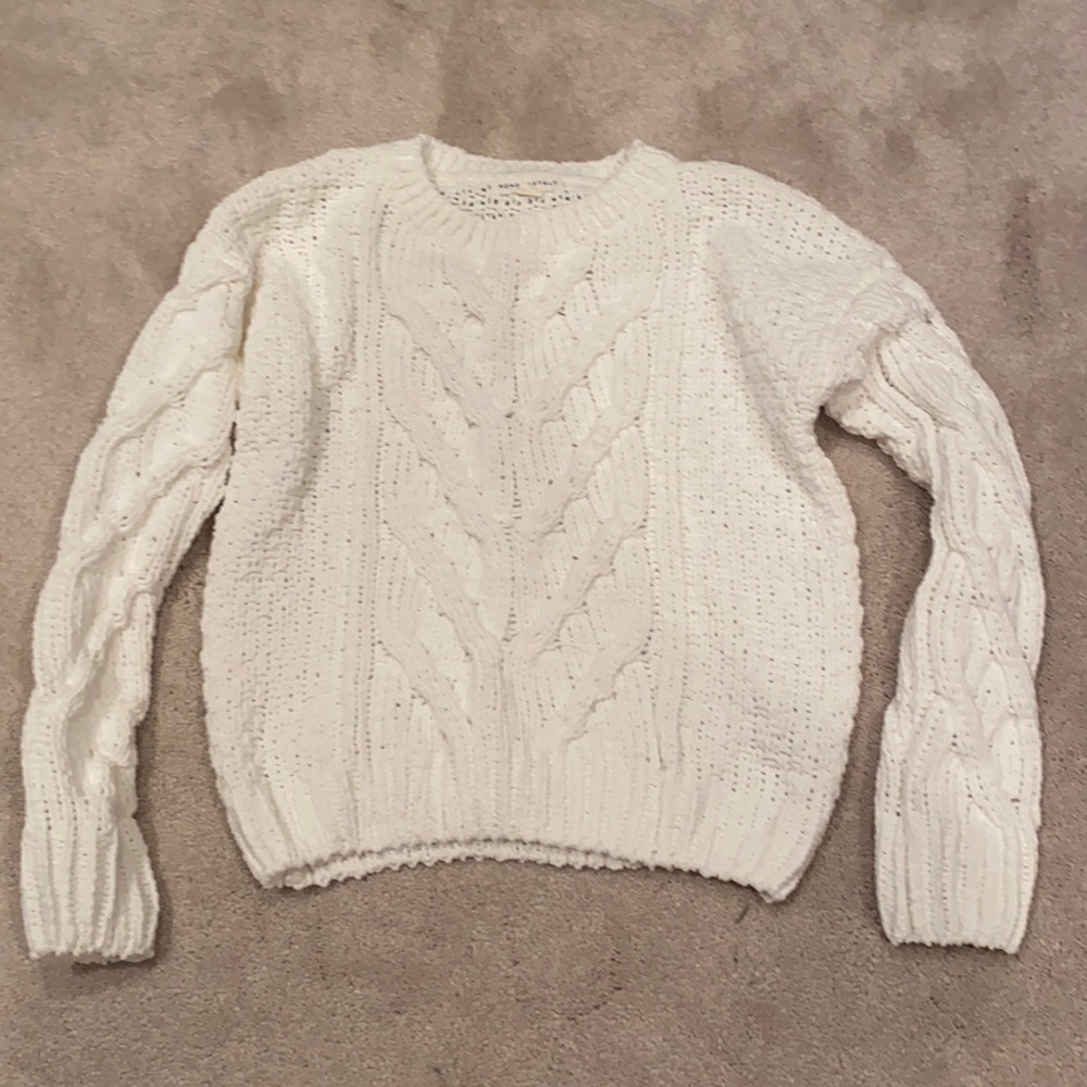 white knit sweater, no stains